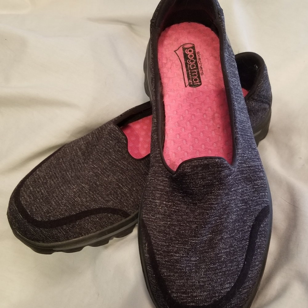 Skechers Gogomat Slipon Gray Shoes EUC 8.5